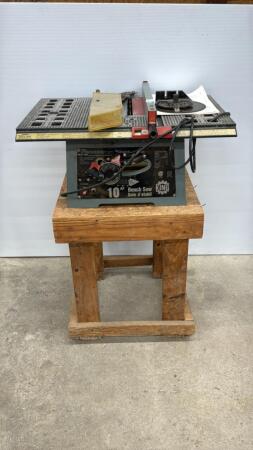 KING CANADA 10IN TABLE SAW ON WOODEN STAND