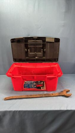 PLASTIC TOOLBOX WITH CONTENTS