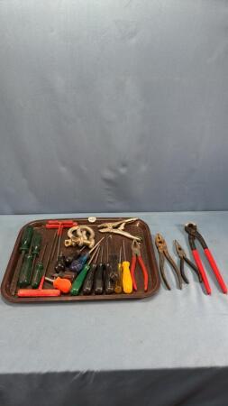 ASSORTMENT OF PLIERS, SCREWDRIVERS, SHACKLES ETC