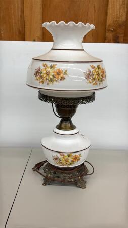 ELECTRIC GONE WITH THE WIND STYLE LAMP