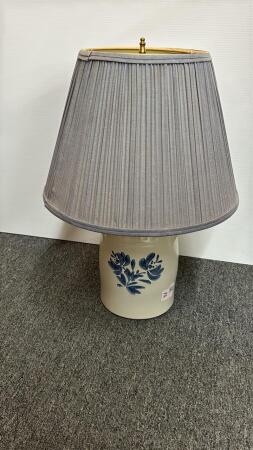 POTTERY BASED BLUE & WHITE TABLE LAMP