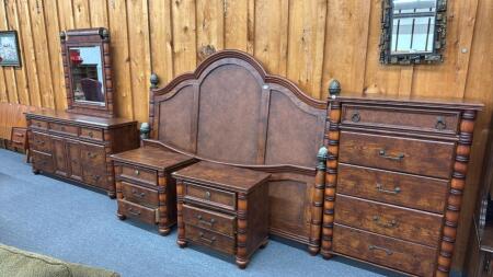 ASHLEY 5PC BEDROOM SUITE
