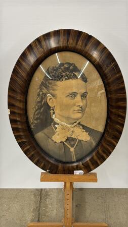 VINTAGE OVAL FRAMED PICTURE