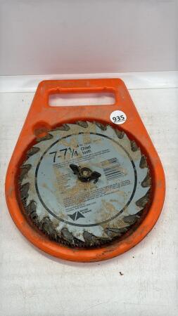 BLACK & DECKER SAW BLADE CARRIER