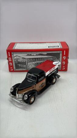 1940 FORD BANK HARLEY DAVIDSON/TORRID ZONE