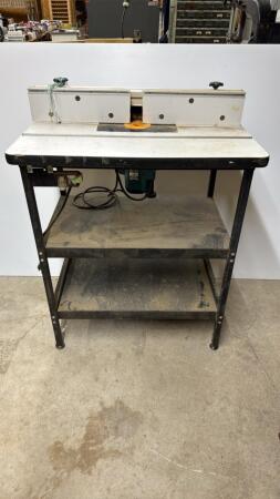 ROUTER TABLE WITH MAKITA 3612C ROUTER