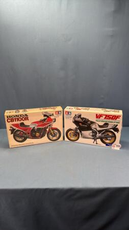 (2) UNASSEMBLED MODEL MOTORCYCLES