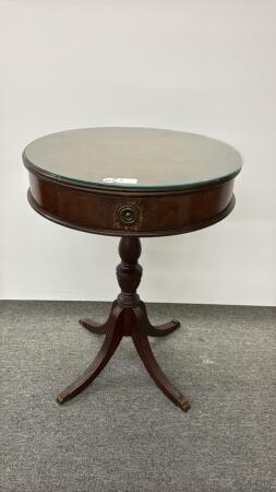 WALNUT DUNCAN PHYFE TABLE