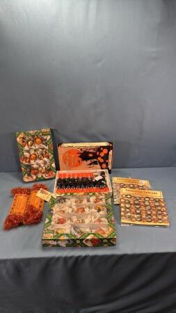 QUANTITY OF CHRISTMAS & HALLOWEEN D&Eacute;COR