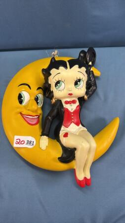RESIN BETTY BOOP HANGING 13IN WALL PLAQUE