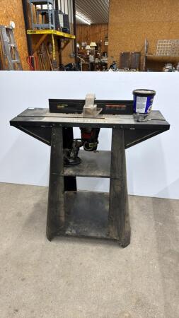CRAFTSMAN ROUTER TABLE WITH ROUTER