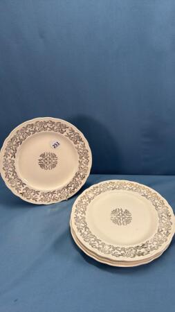 (4) 9IN DINNER PLATES WITH 22 KT GOLD TRIM