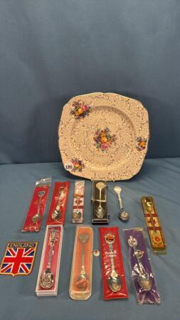 APPROX. 10 COLLECTOR SPOONS