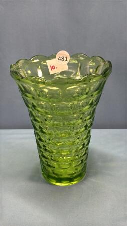 8IN TALL GLASS VASE