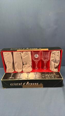(12) LEAD CRYSTAL 6IN TALL WINE GLASSES