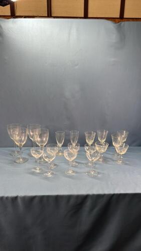 QUANTITY OF UNMATCHED ETCHED GLASS STEMWARE