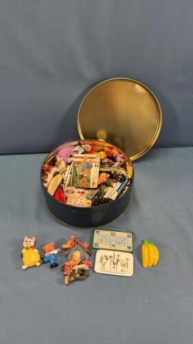 LARGE QUANTITY OF FRIDGE MAGNETS