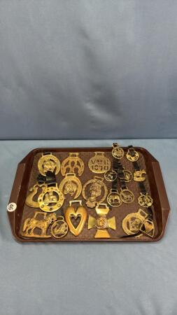 QUANTITY OF HORSE BRASS