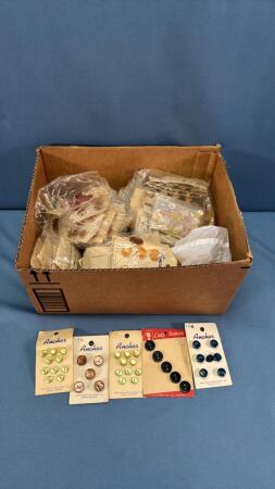 QUANTITY OF VINTAGE BUTTONS