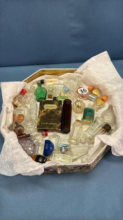 APPROX. 40 SMALL PERFUME BOTTLES