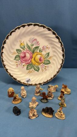 APPROX. 15 TEA FIGURINES