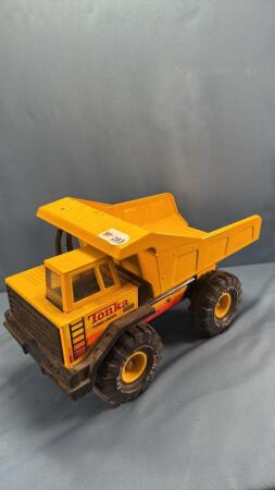 TONKA DUMP TRUCK