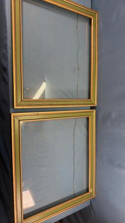 QUANTITY OF PICTURE FRAMES