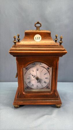 BATTERY OPERATED MANTLE CLOCK