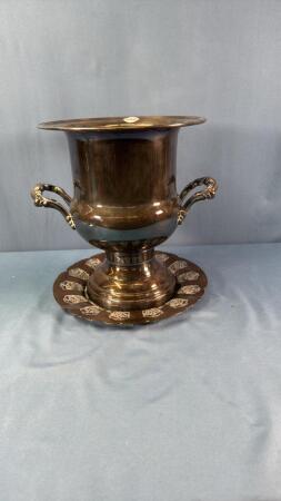 ONEIDA 10IN HIGH SILVER PLATE ICE BUCKET