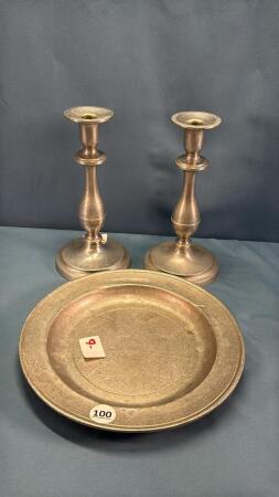 PEWTER BWP 10IN PLATE & PAIR OF 9IN CANDLE STICKS
