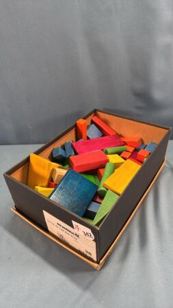 WOODEN BLOCK & PEG BUILDERS SET