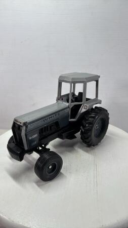 WHITE 2-135 FIELD BOSS TRACTOR