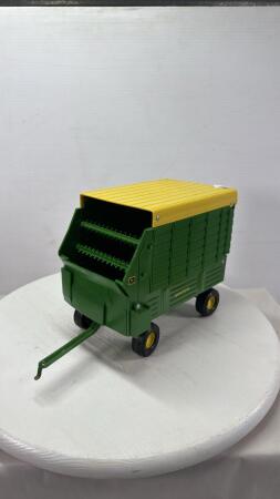 JOHN DEERE FORAGE WAGON