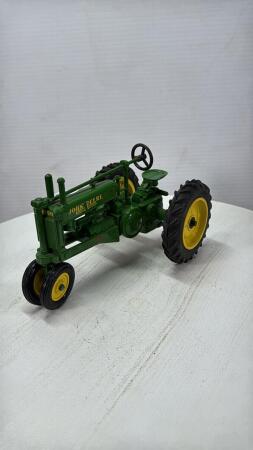JOHN DEERE MODEL A GENERAL PURPOSE NARROW TRACTOR