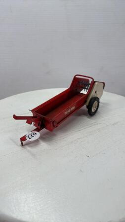 TRU-SCALE MANURE SPREADER