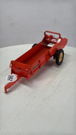 CASE MANURE SPREADER