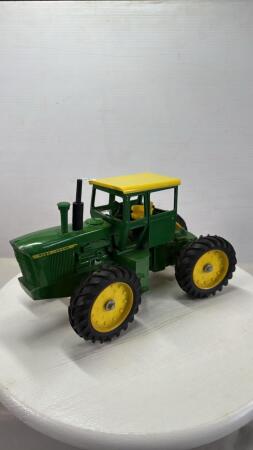 JOHN DEERE ARTICULATED TRACTOR