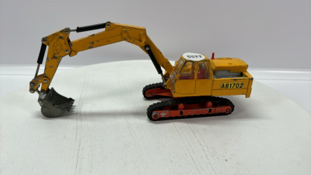 Dinky Excavator -11in to End of Bucket