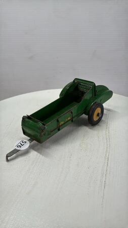 JOHN DEERE MANURE SPREADER