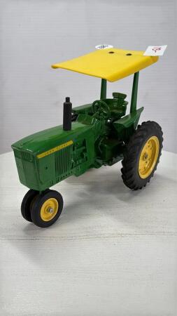 JOHN DEERE NARROW TRACTOR WITH CANOPY