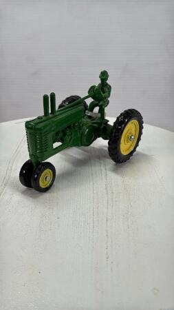 CAST NARROW JOHN DEERE TRACTOR WITH MAN