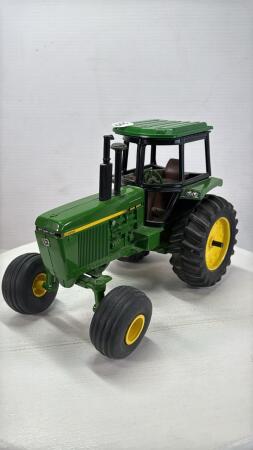 JOHN DEERE 4255 2WD TRACTOR