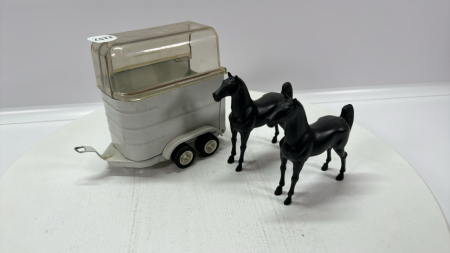 Tonka Tin Trailer with 2 Horses -6in Long x 5in High