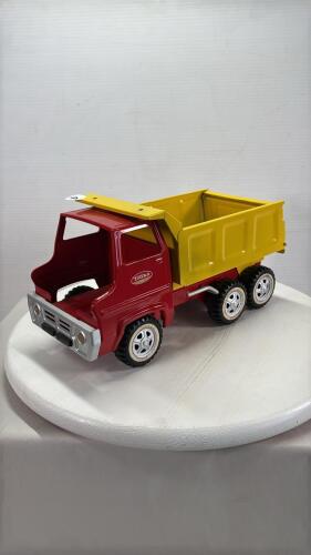 TONKA DUMP TRUCK WITH MECHANICAL DUMP