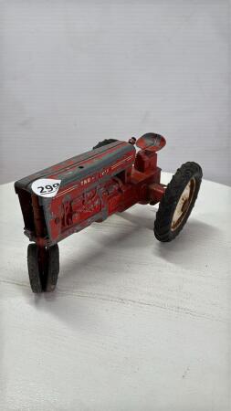 TRU-SCALE NARROW TRACTOR