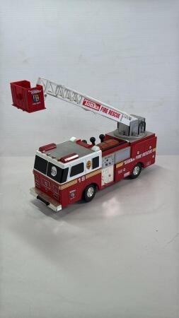 TONKA FIRE LADDER TRUCK