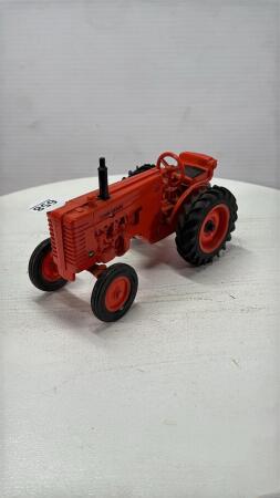 JOHN DEERE MODEL MI TRACTOR