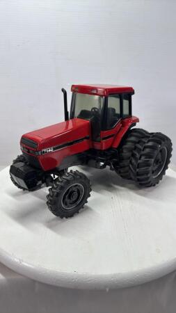 CASE INTERNATIONAL 7140 TRACTOR WITH DUALS