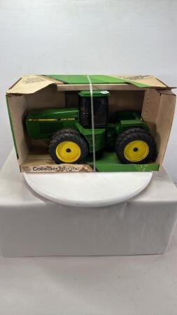 JOHN DEERE 8760 4WD TRACTOR WITH DUALS