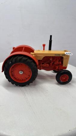 CASE 600 TRACTOR